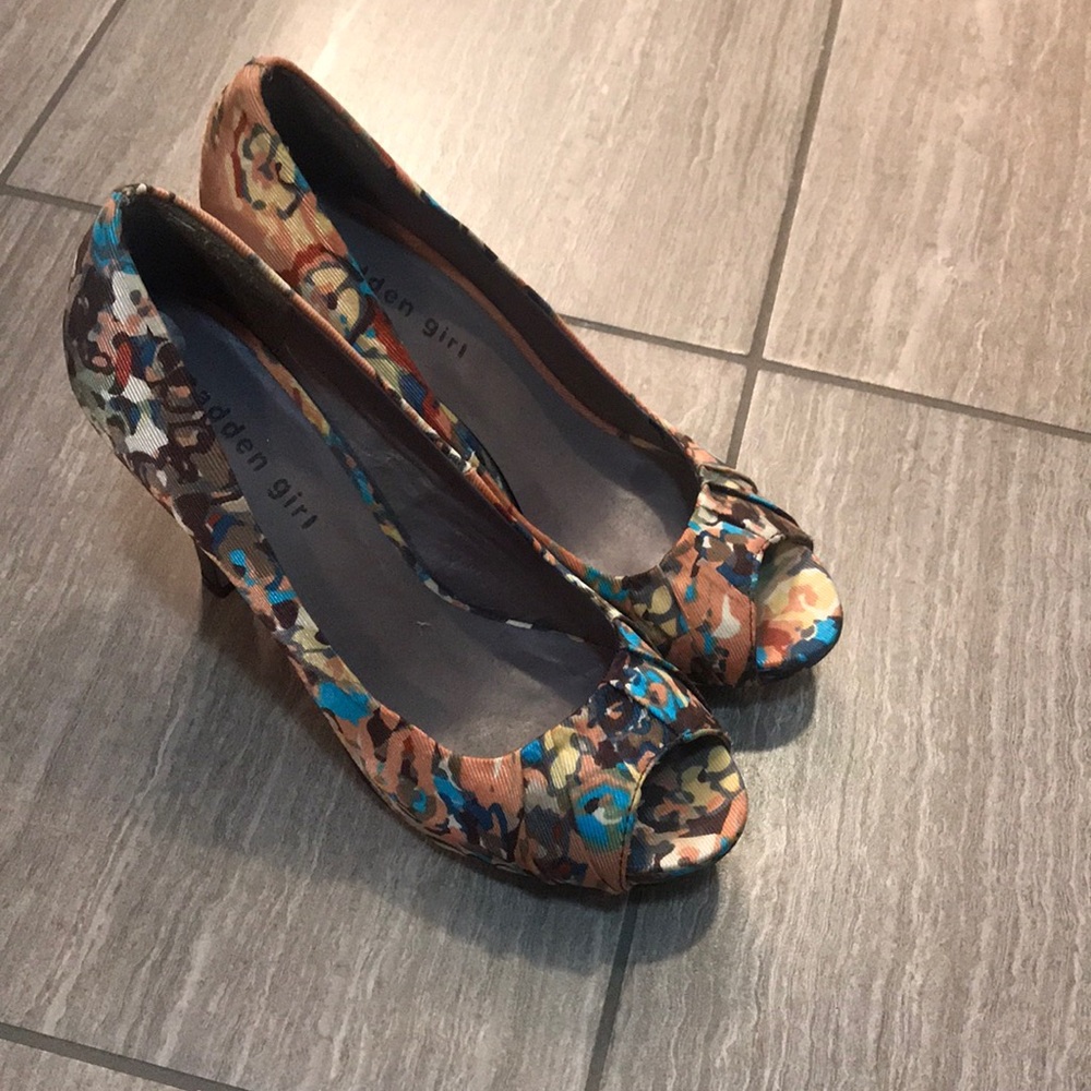 Madden Girl peep toe heels - Picture 2 of 8